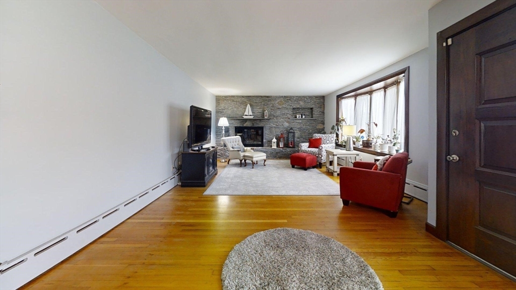 4 Tisbury St