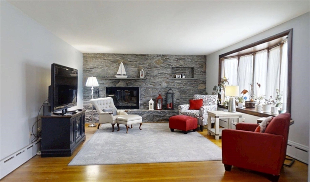 4 Tisbury St