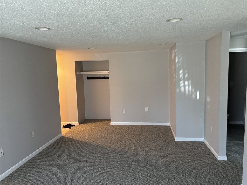 96 Main St 4