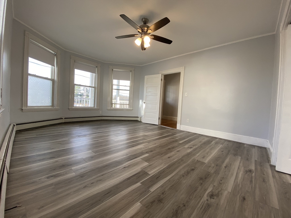 63 Holten St 3