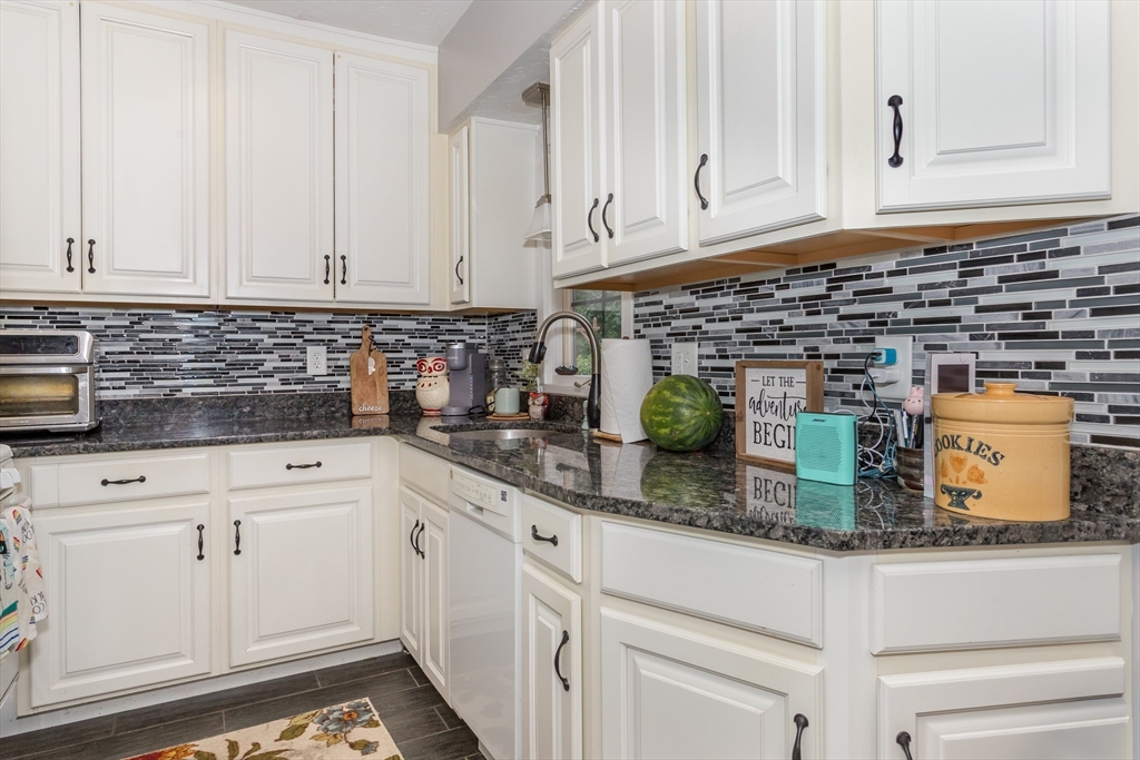 489 Turnpike St 7-2