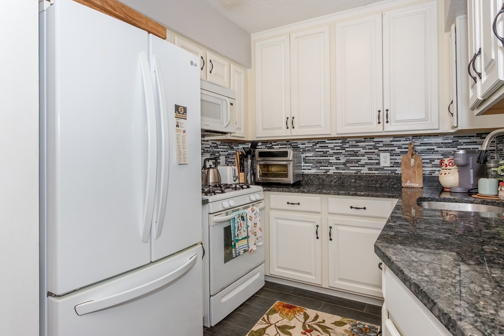 489 Turnpike St 7-2