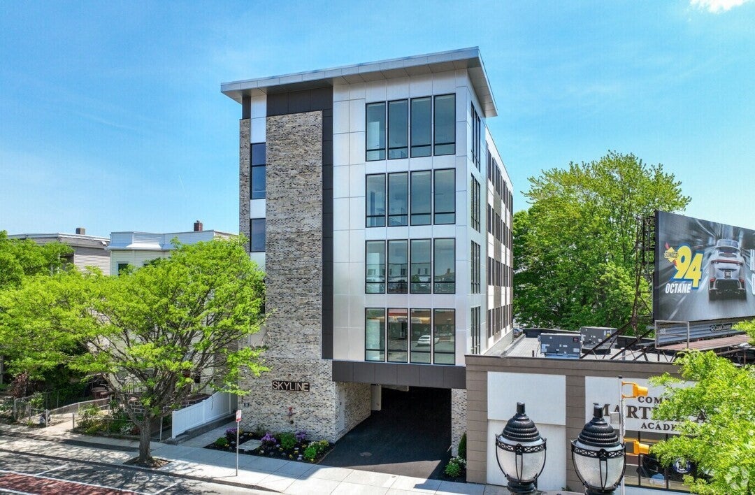 Photo of 319 Broadway, Everett, MA