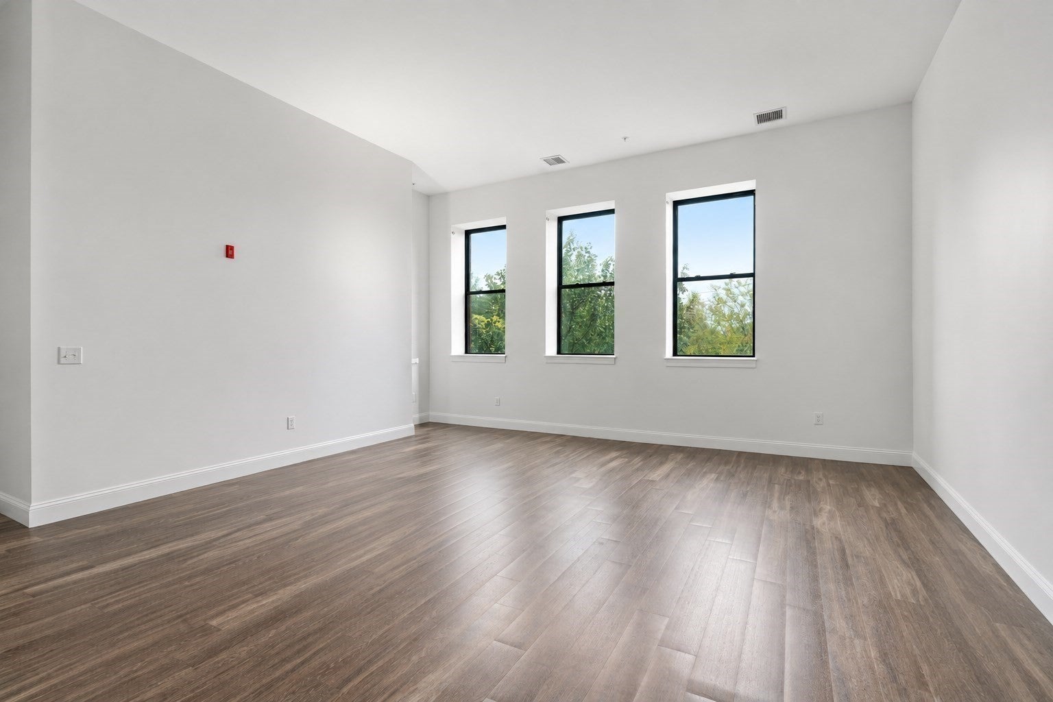 1022 Hancock 210