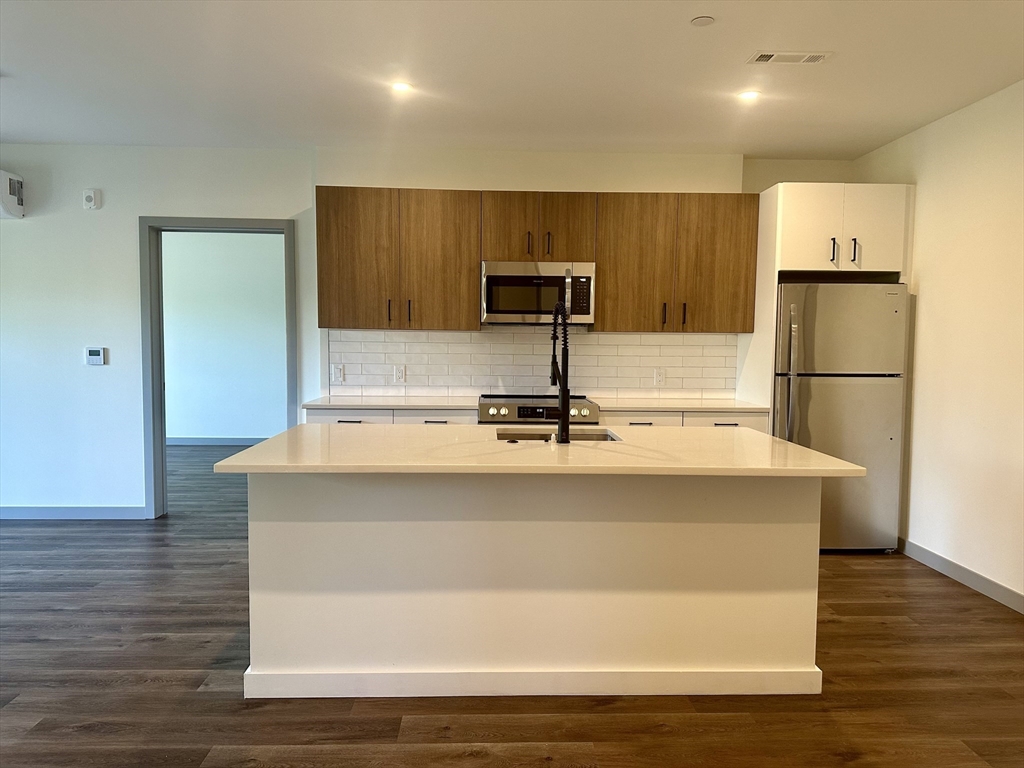 203 Lowell St 307
