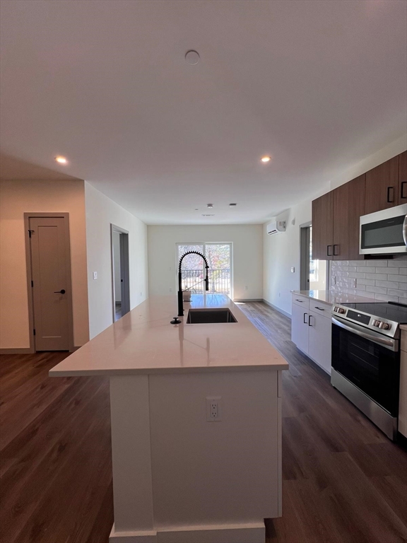 203 Lowell St 307