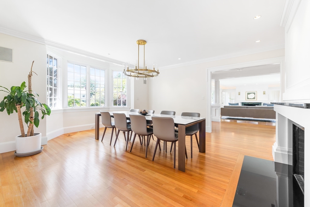 Newton, Massachusetts 02458, United States, 5 Bedrooms Bedrooms, ,6 BathroomsBathrooms,Residential,Active,167003