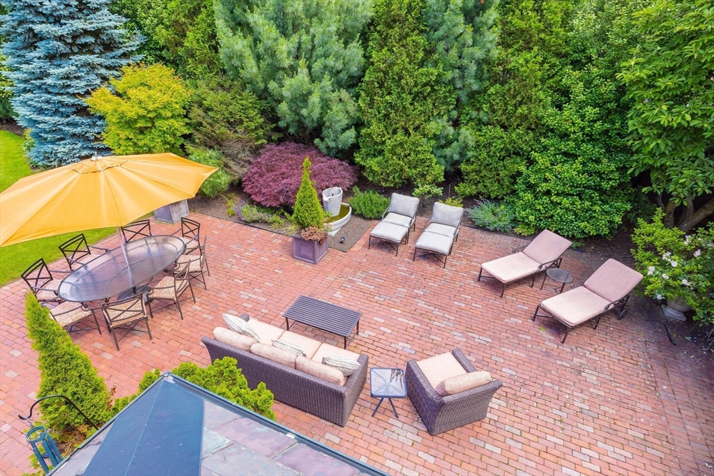 Newton, Massachusetts 02458, United States, 5 Bedrooms Bedrooms, ,6 BathroomsBathrooms,Residential,Active,167003