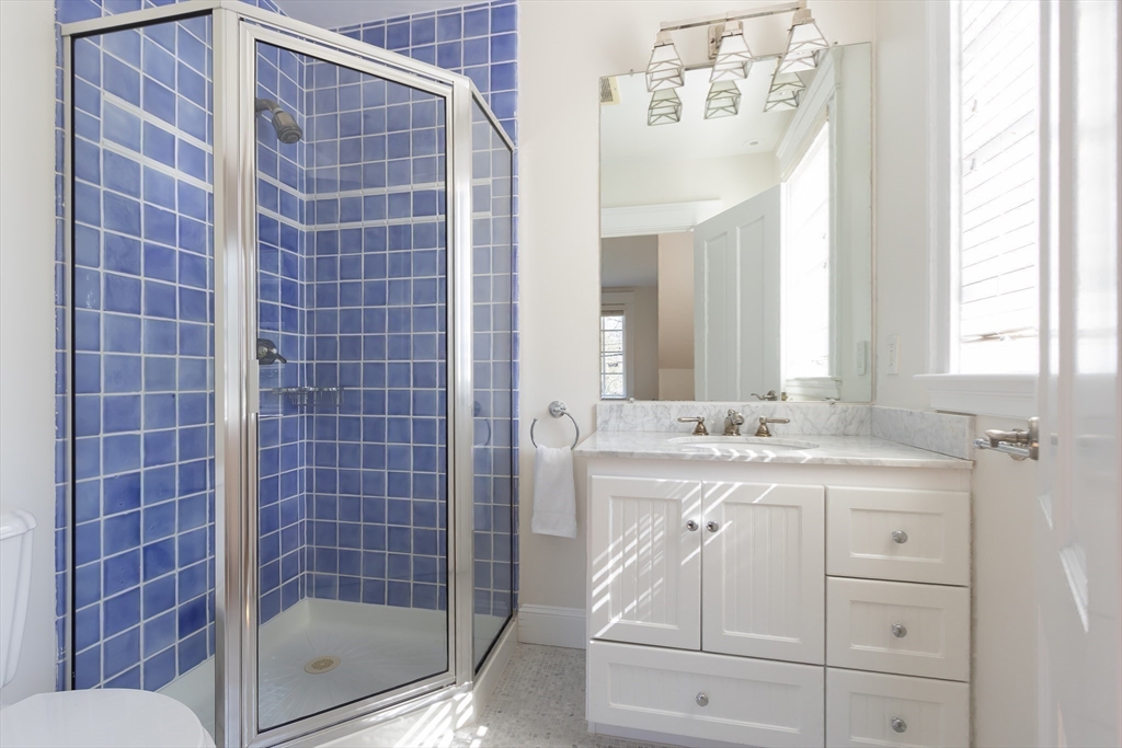 Newton, Massachusetts 02458, United States, 5 Bedrooms Bedrooms, ,6 BathroomsBathrooms,Residential,Active,167003