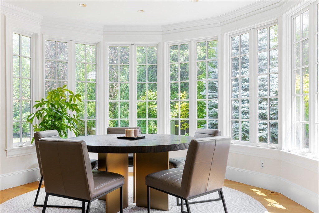 Newton, Massachusetts 02458, United States, 5 Bedrooms Bedrooms, ,6 BathroomsBathrooms,Residential,Active,167003