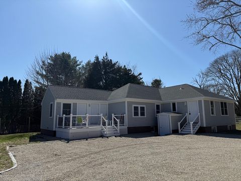 247 Old Barnstable Rd Falmouth MA 02536