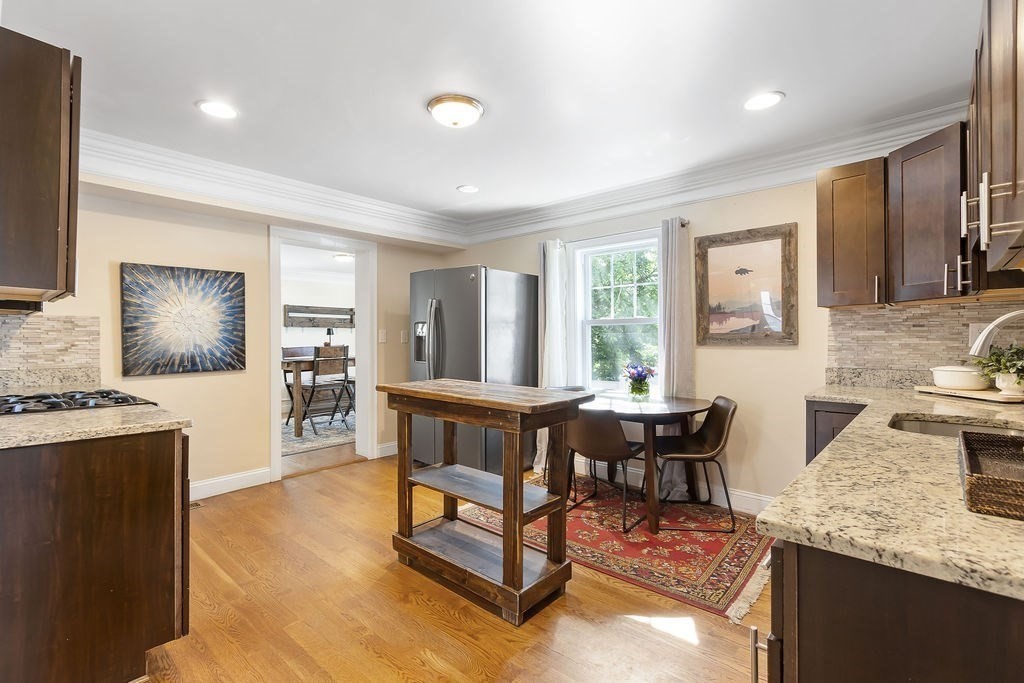 32 Jewett St