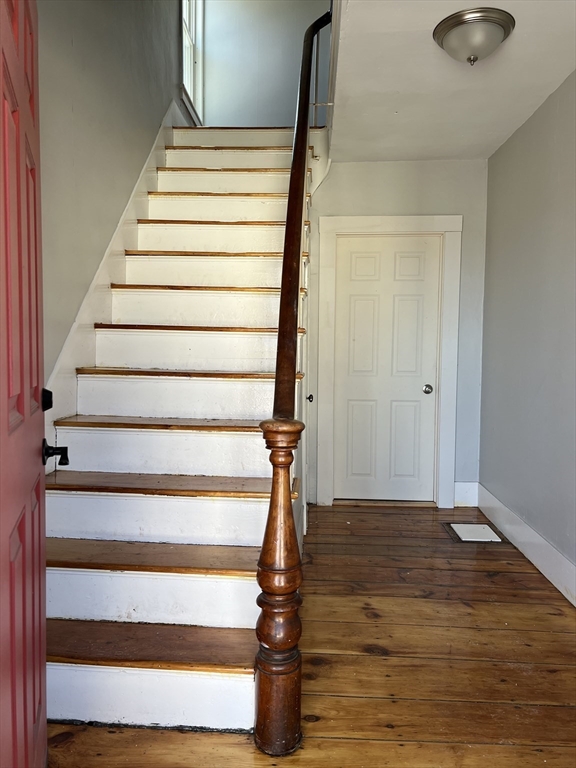 28 Maple St