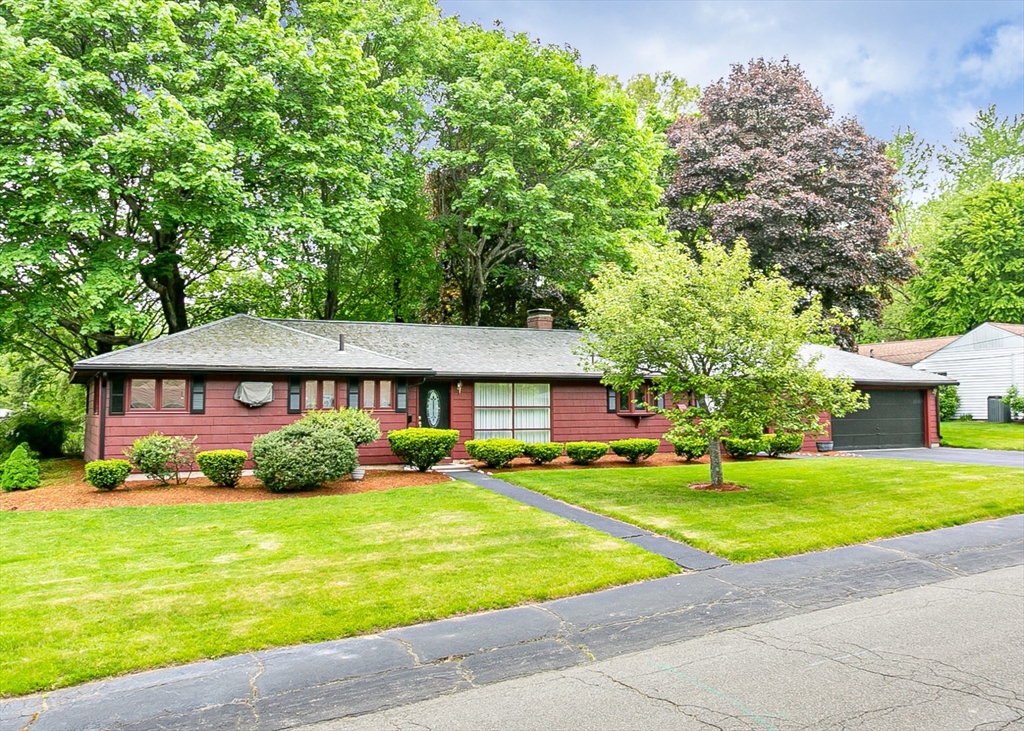 23 Russell Circle