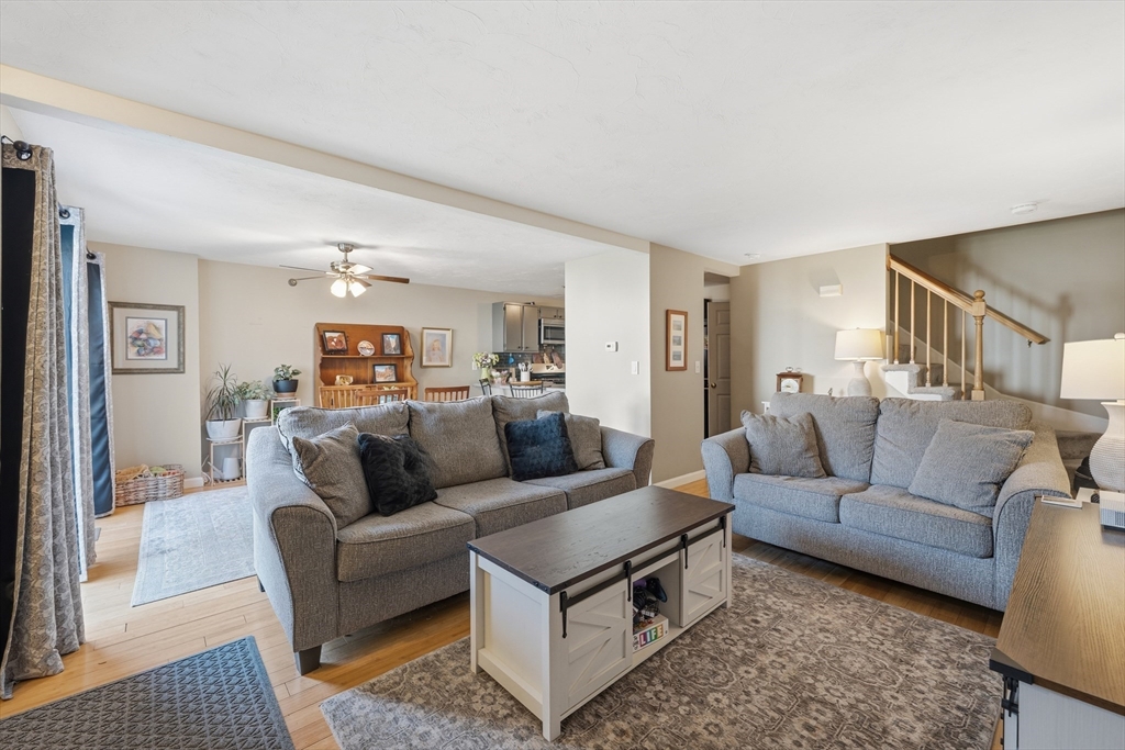 360 Littleton Rd E10