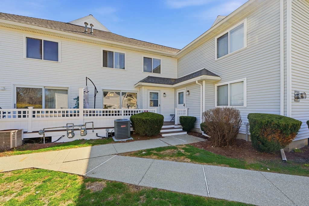 360 Littleton Rd E10