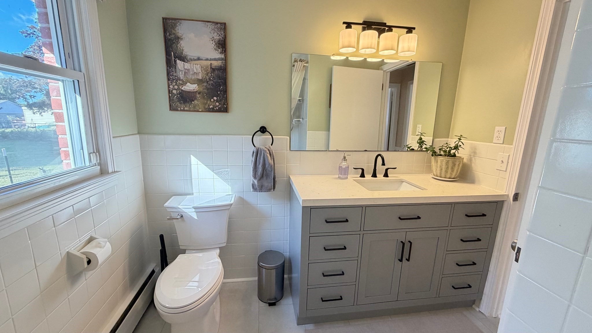 229 Mccarthy Ave, Chicopee, MA Photo #14