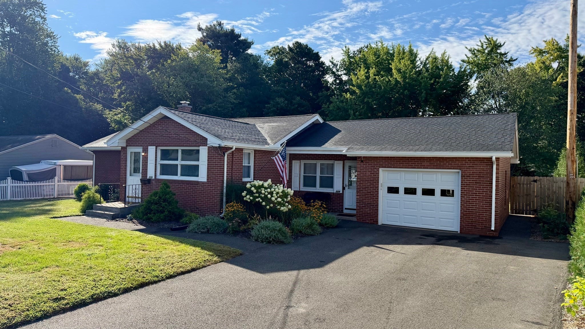 229 Mccarthy Ave, Chicopee, MA Photo #3