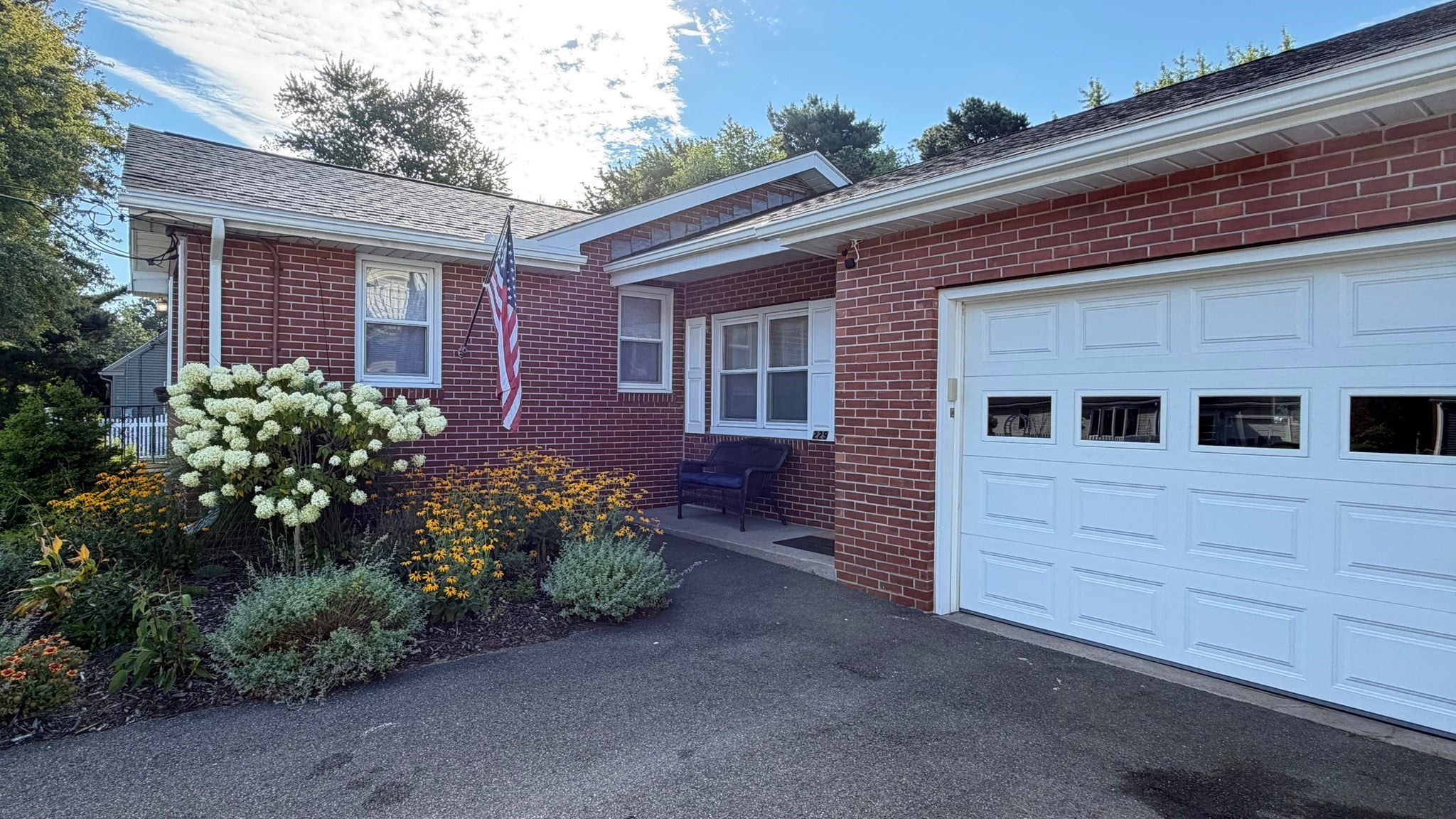 229 Mccarthy Ave, Chicopee, MA Photo #4