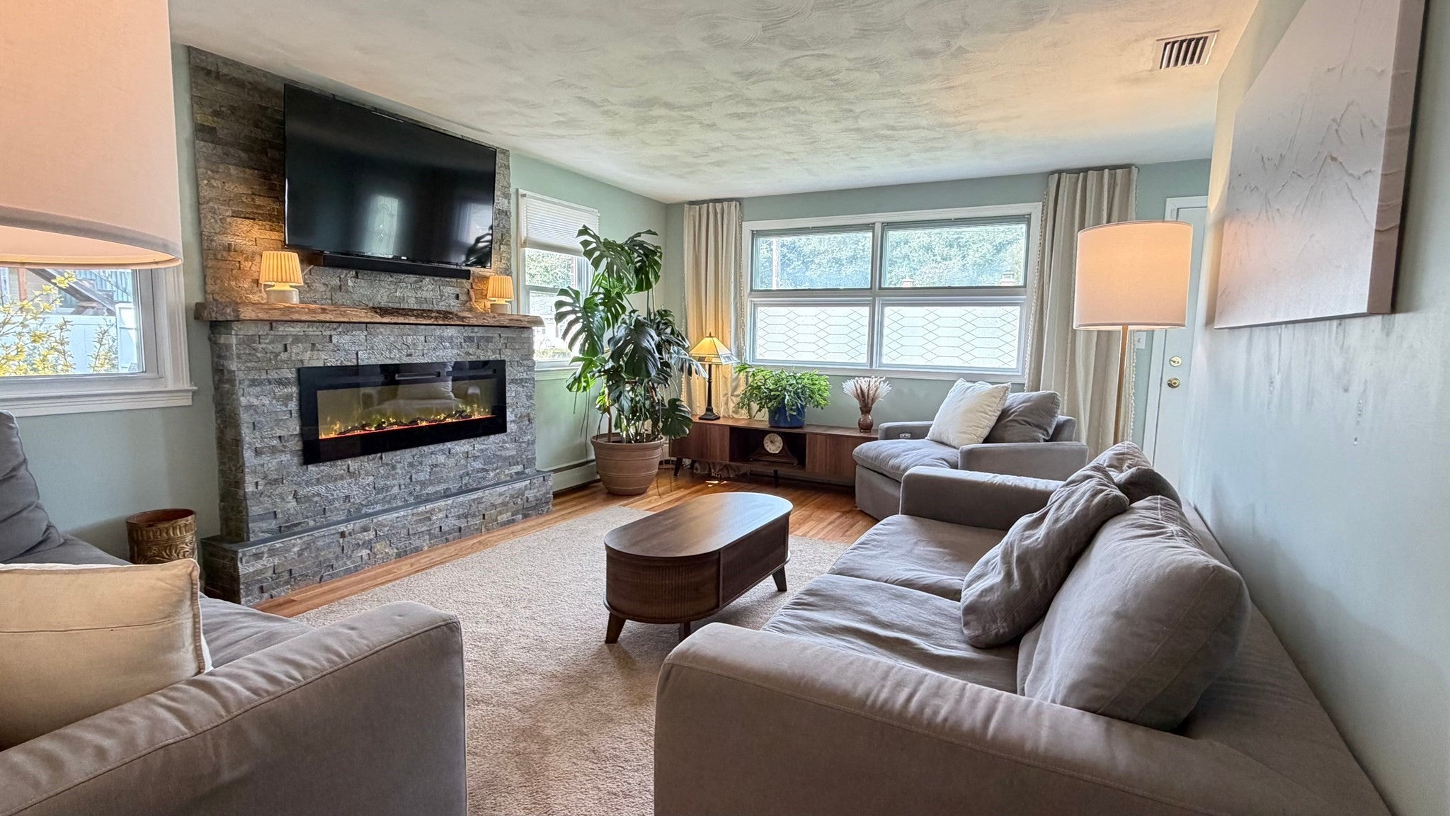 229 Mccarthy Ave, Chicopee, MA Photo #10