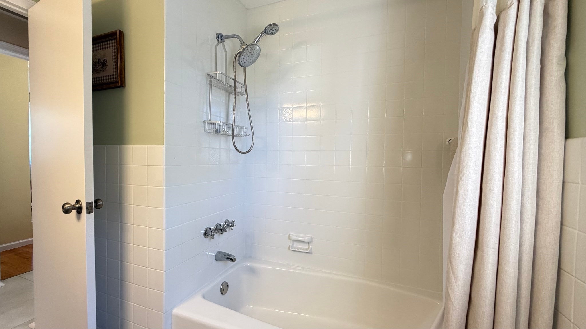 229 Mccarthy Ave, Chicopee, MA Photo #15
