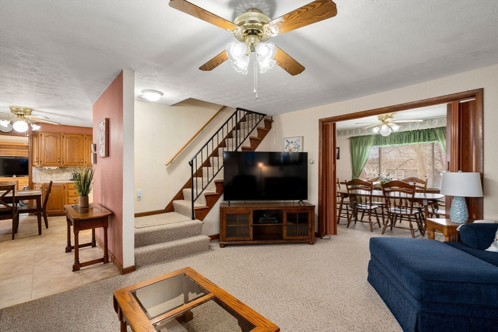 Springfield, Massachusetts 01104, United States, 3 Bedrooms Bedrooms, ,2 BathroomsBathrooms,Residential,Active,110588