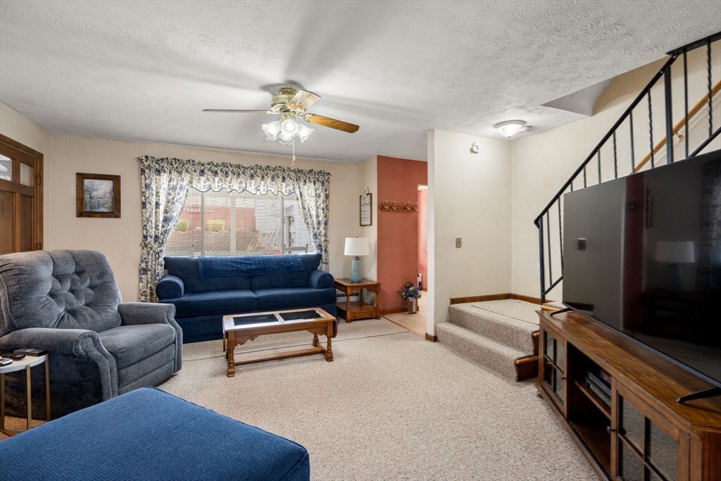 Springfield, Massachusetts 01104, United States, 3 Bedrooms Bedrooms, ,2 BathroomsBathrooms,Residential,Active,110588