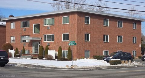 194 Lincoln St 4 Stoughton MA 02072