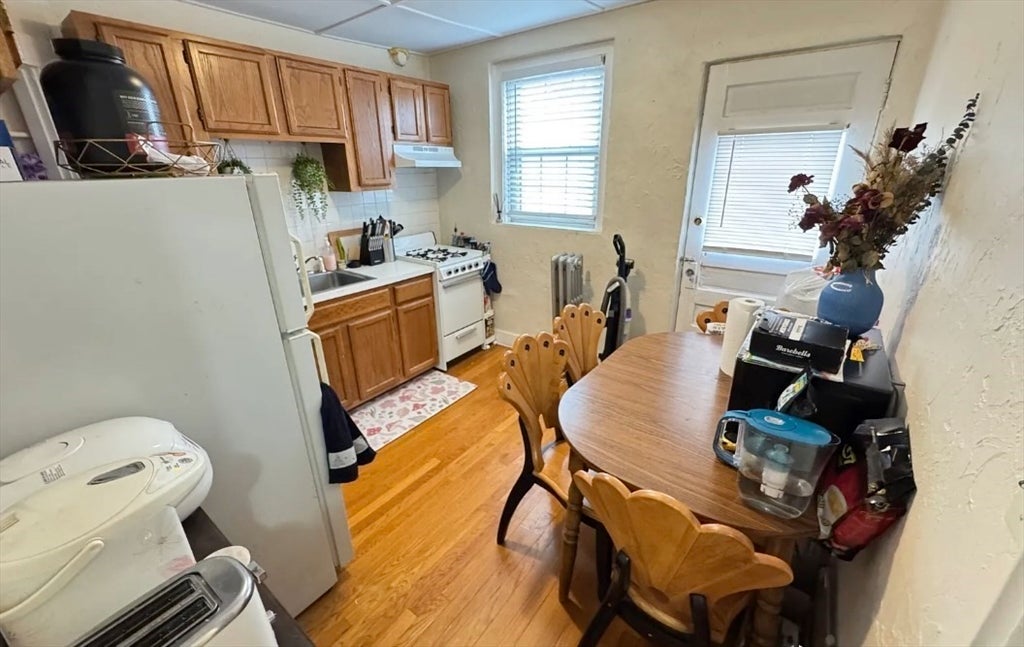 293 Spring St. Ext. 5