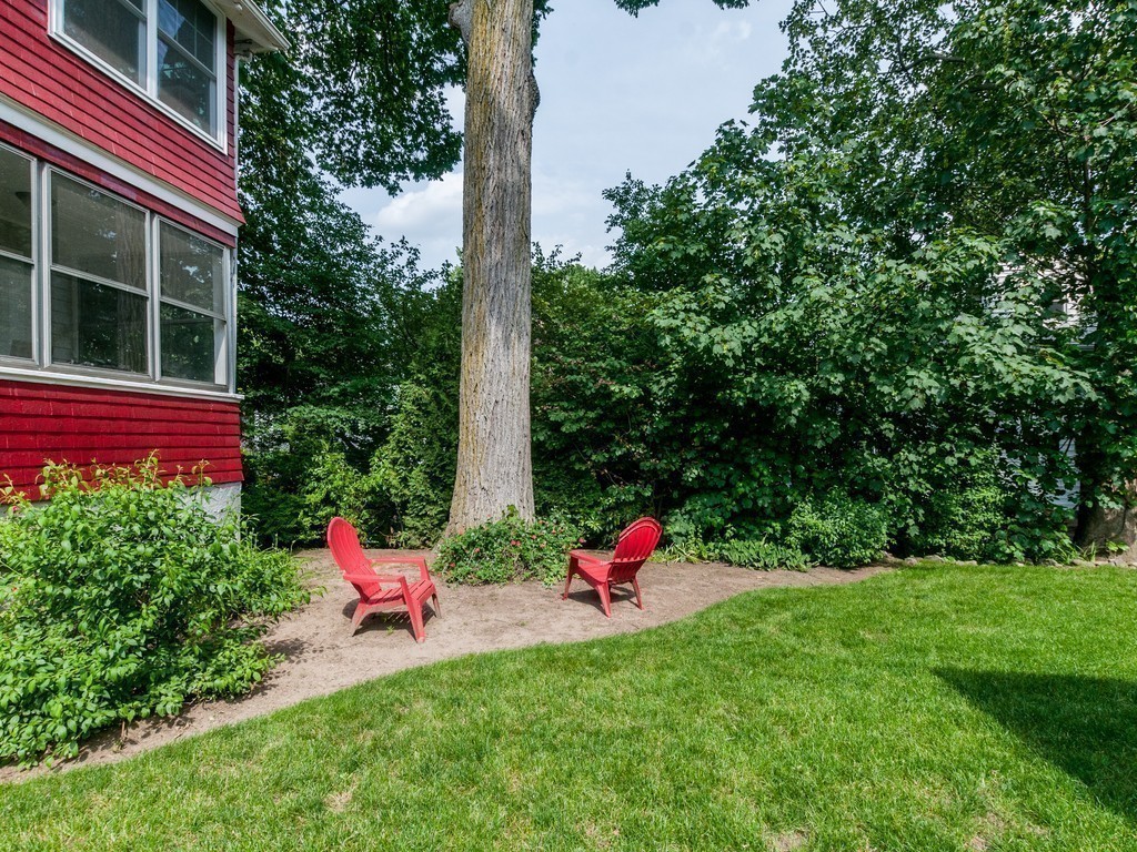 113 Cushing Avenue 2