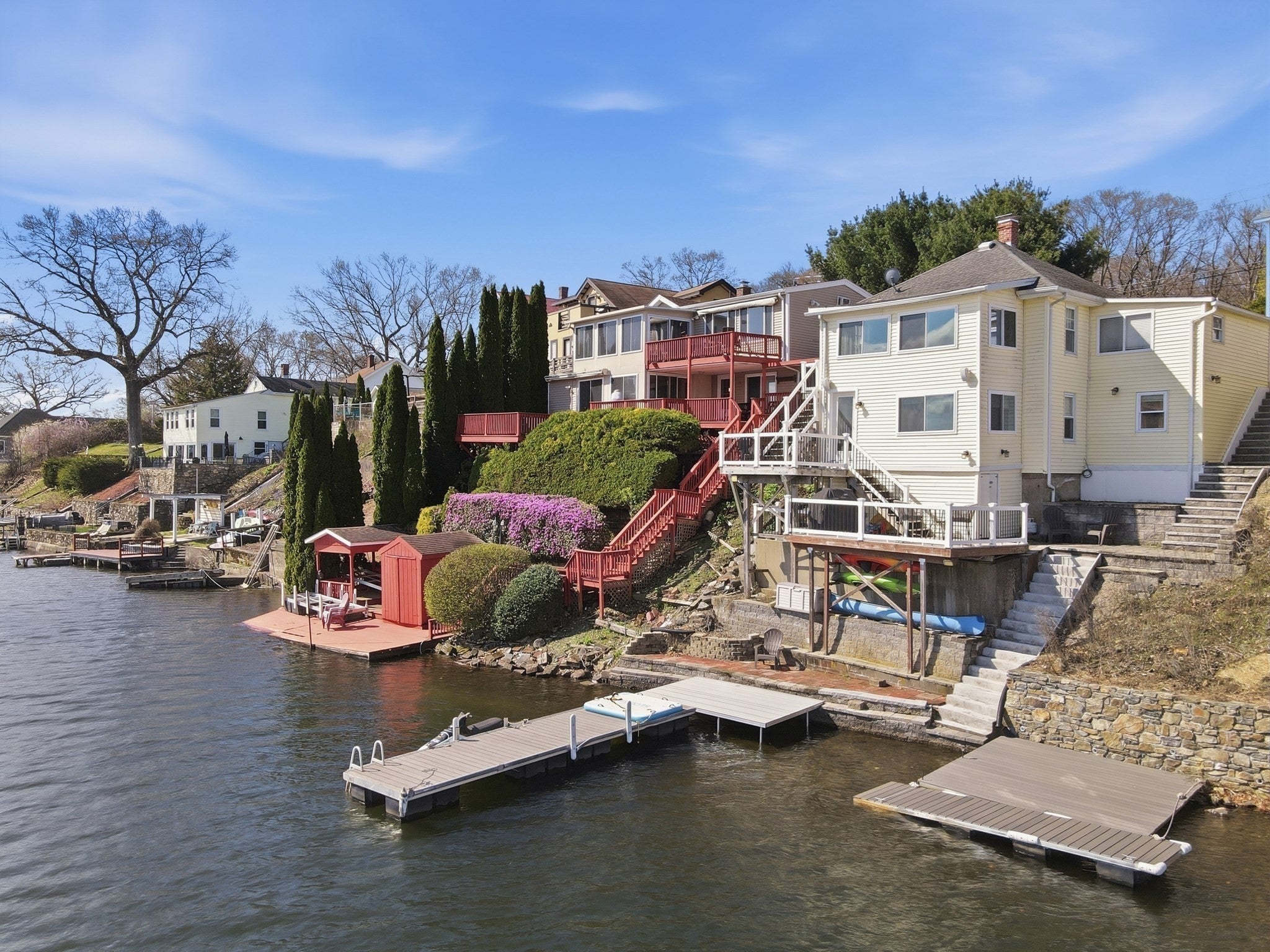 411B Lake Avenue