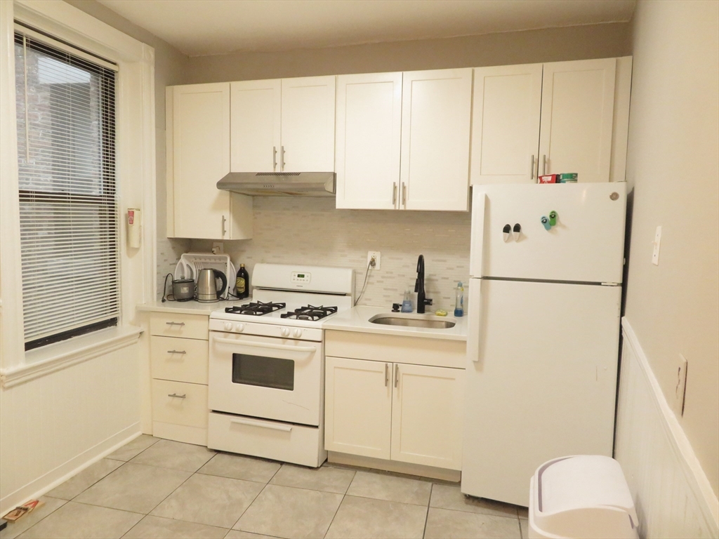 100 Linden Street 4