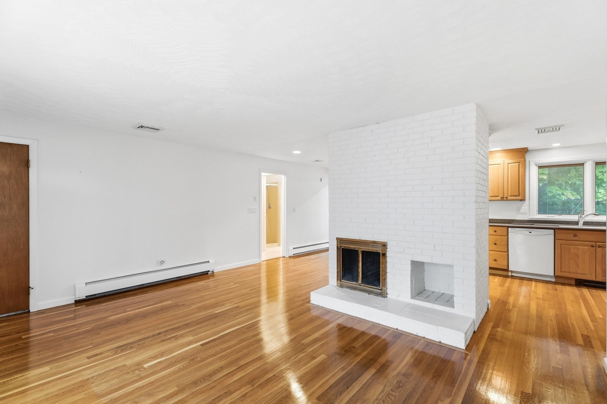 68 Topsfield Cir, Shrewsbury, MA Photo #24