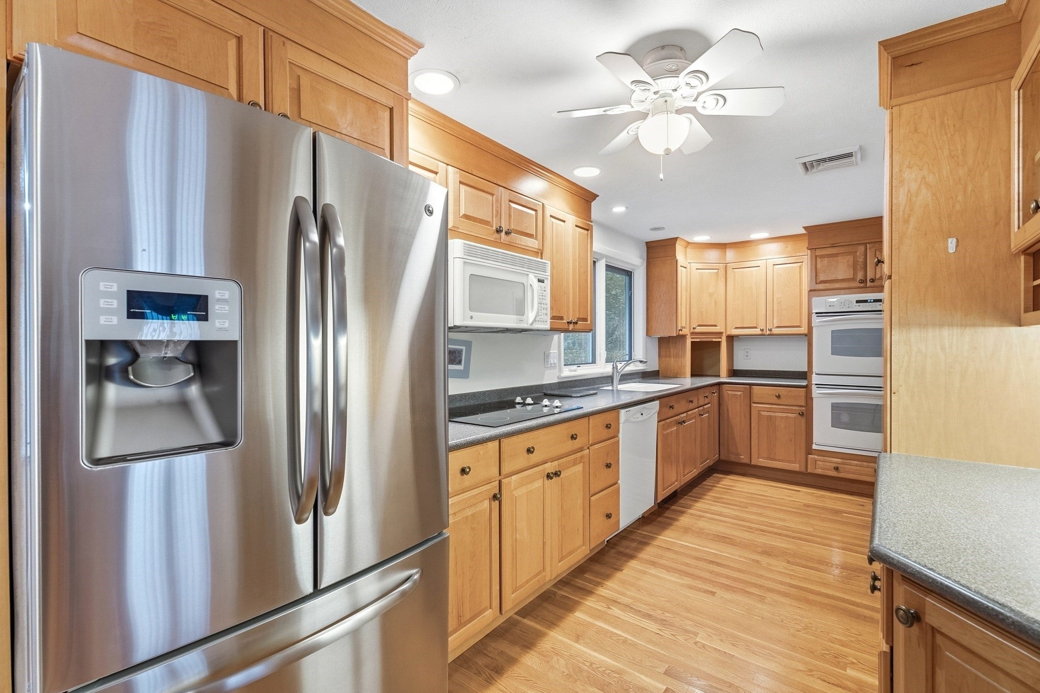68 Topsfield Cir, Shrewsbury, MA Photo #17