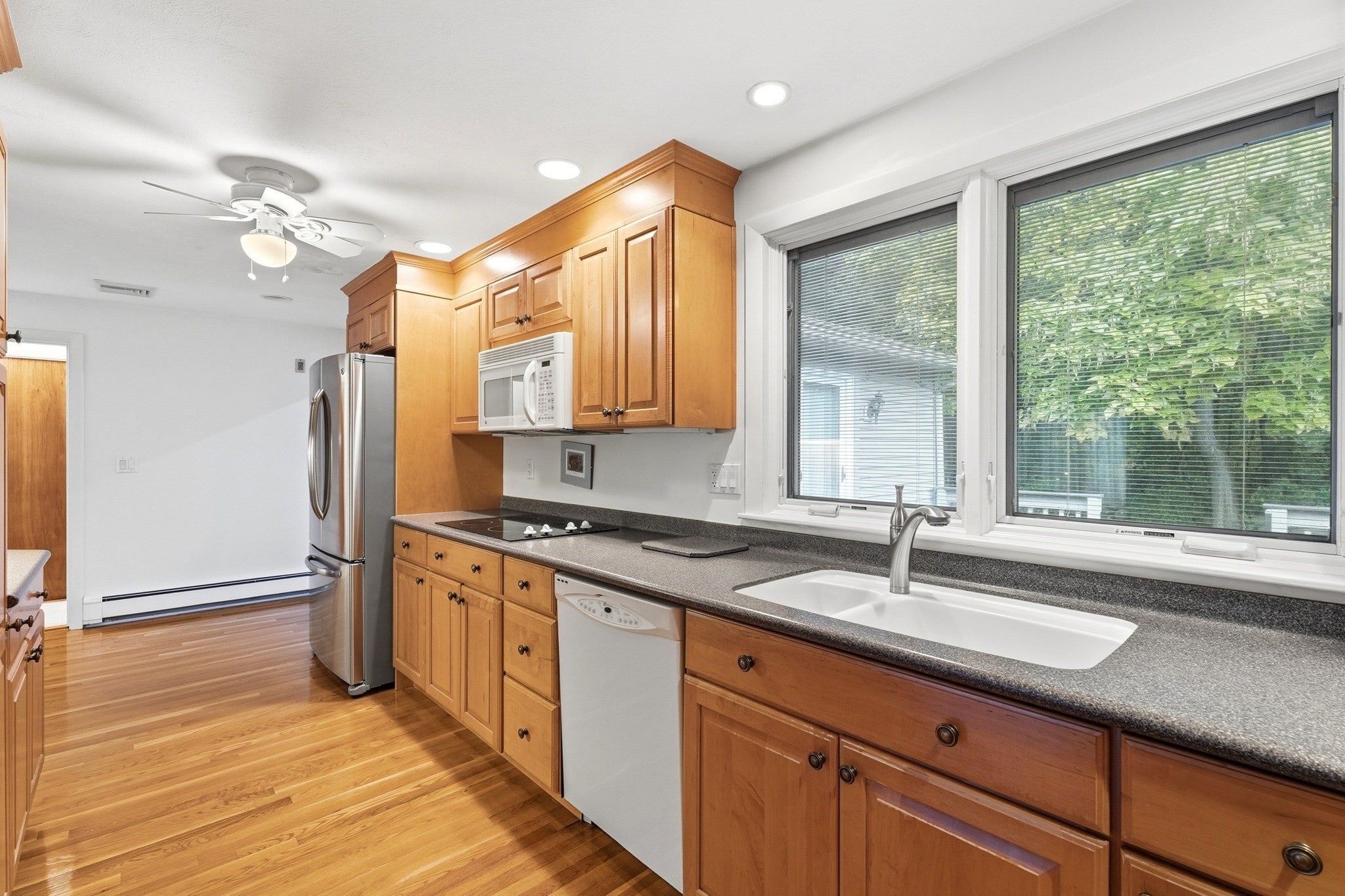 68 Topsfield Cir, Shrewsbury, MA Photo #18
