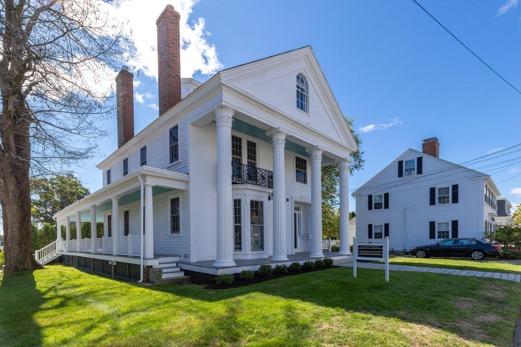 24 Bridge St