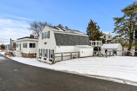 5 I St 2 Newburyport MA 01950