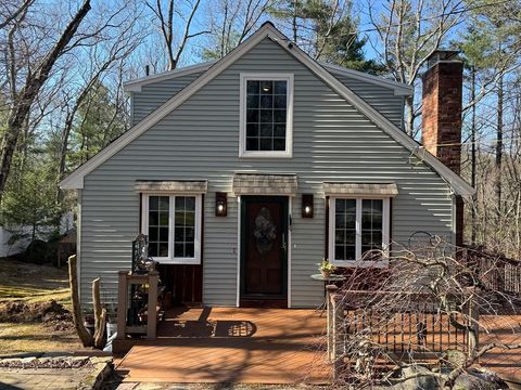 Photo of 47 Kingsbury Rd, Norfolk, MA 02056 (MLS # 73508249)