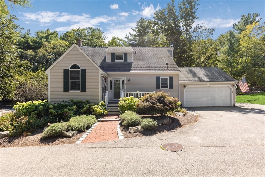 Photo of 18 Cedarledge Vlg, Cohasset, MA