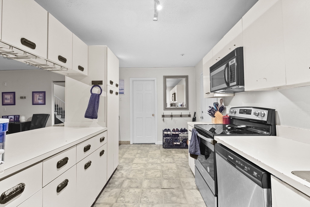 96 Old Colony Ave 112