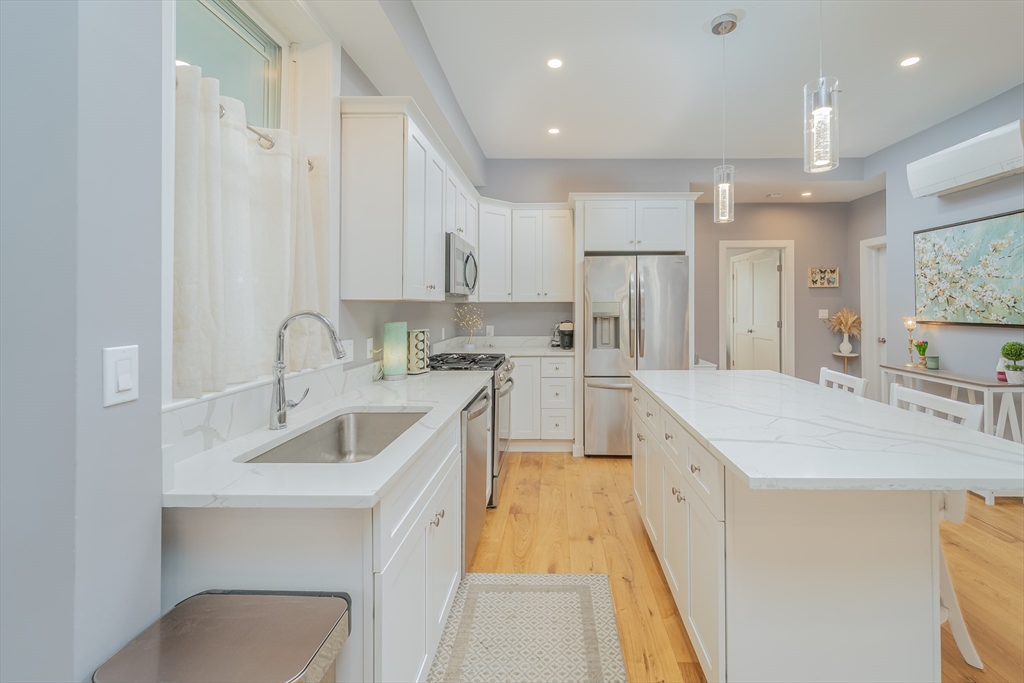 184 Woodside Ave 1