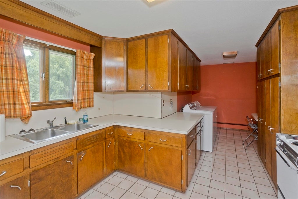 233 Lathrop St, South Hadley, MA, 233 Lathrop St, South Hadley, MA Photo #12
