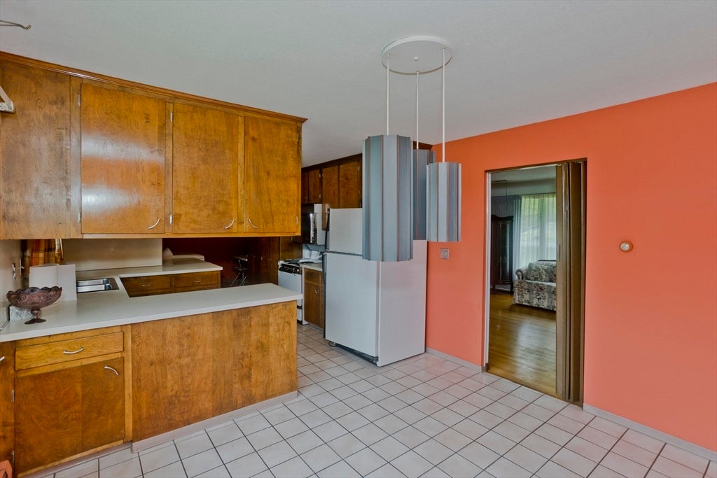 233 Lathrop St, South Hadley, MA, 233 Lathrop St, South Hadley, MA Photo #11