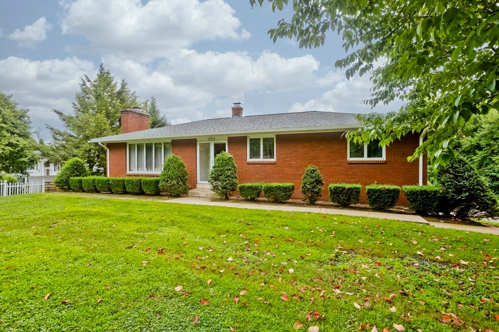 233 Lathrop St, South Hadley, MA, 233 Lathrop St, South Hadley, MA Photo #3