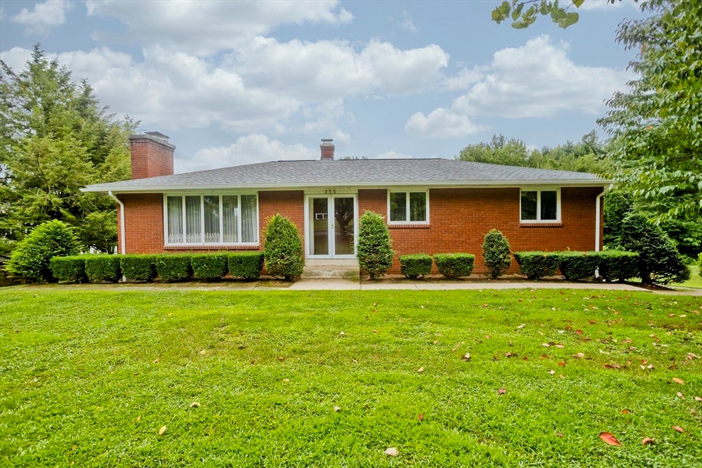 233 Lathrop St, South Hadley, MA, 233 Lathrop St, South Hadley, MA Photo #2
