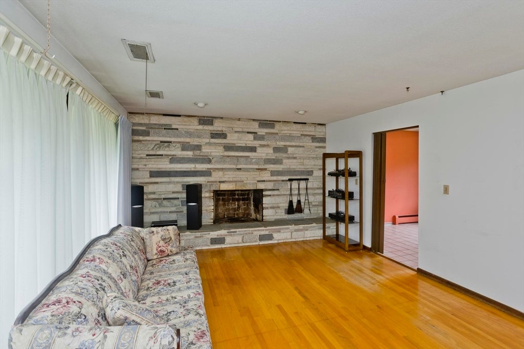 233 Lathrop St, South Hadley, MA, 233 Lathrop St, South Hadley, MA Photo #7