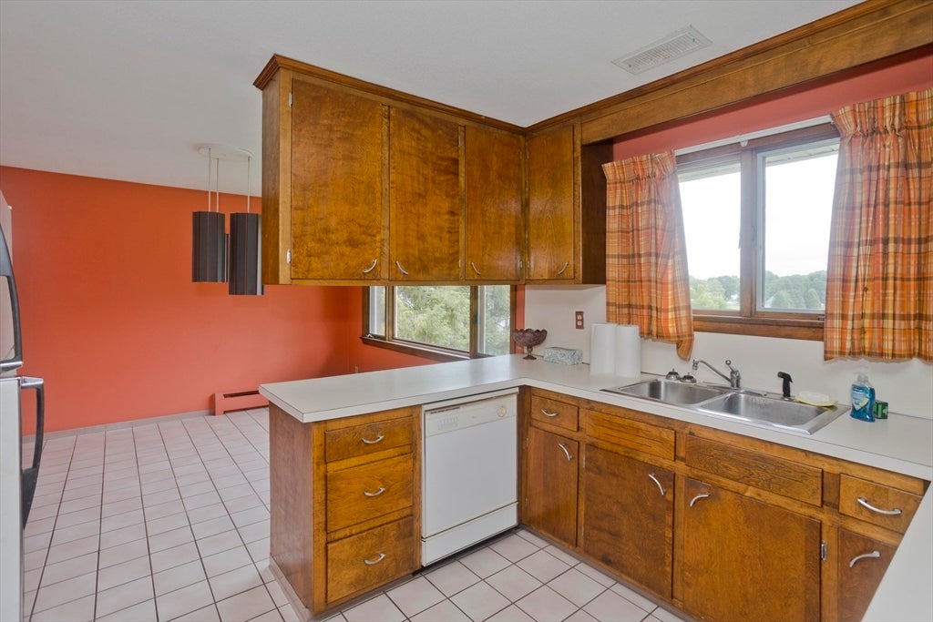 233 Lathrop St, South Hadley, MA, 233 Lathrop St, South Hadley, MA Photo #14