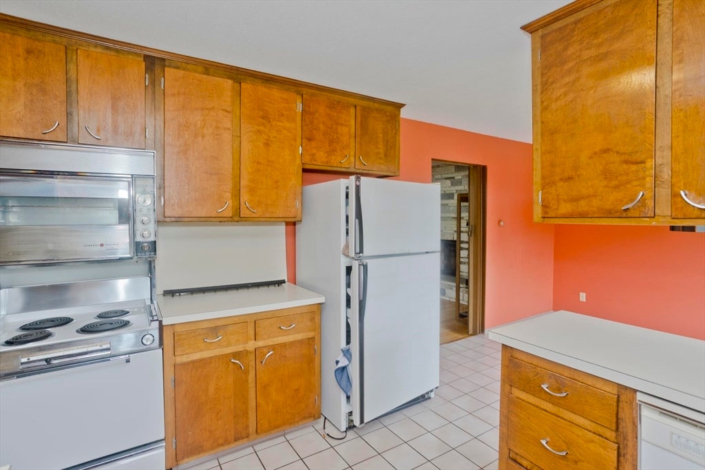 233 Lathrop St, South Hadley, MA, 233 Lathrop St, South Hadley, MA Photo #13