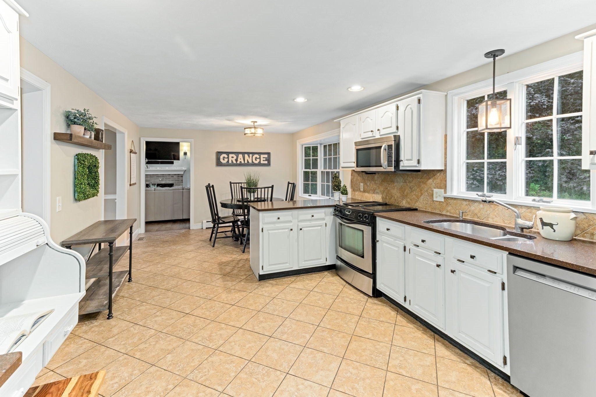160 Grange Park, Bridgewater, MA, 160 Grange Park, Bridgewater, MA Photo #15