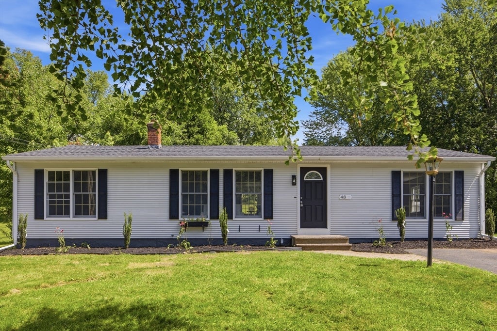 Photo of 48 Westbrook Rd, South Hadley, MA